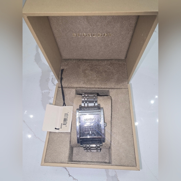 Burberry watch - Picture 6 of 13